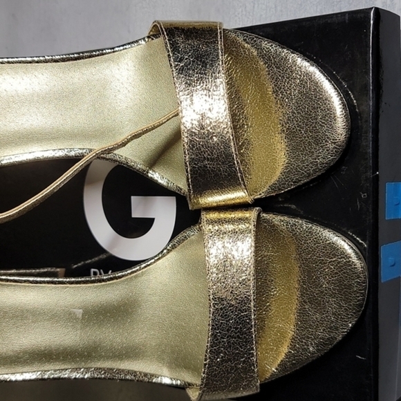 G by Guess Shantel 3 , Gold, New w/ box , Size 8.5M - Picture 2 of 7